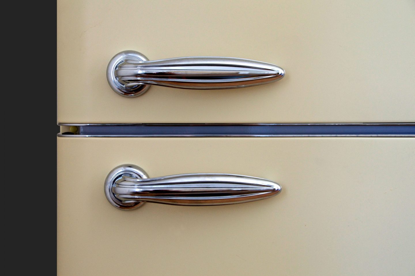 How to Know When It’s Time to Change Your Refrigerator Filter